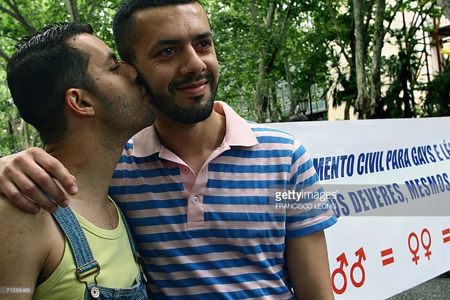 pictures of gay man sex men gay news photo photos picture detail pride parade downtown portugal lisbon participate